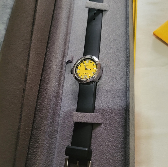 Fendi watch Vintage. - Picture 2 of 4